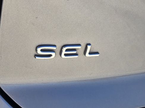 Used 2024 Volkswagen Atlas Cross Sport SEL Premium R-Line image 11