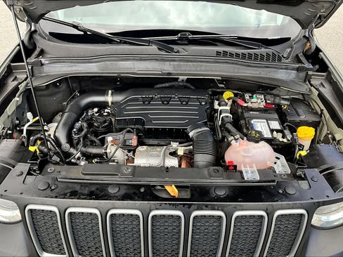 Used 2022 Jeep Renegade Latitude image 49