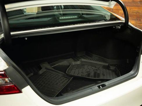 Used 2023 Toyota Camry LE image 7