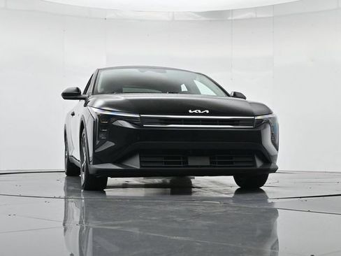 Used 2025 Kia K4 FWD image 36