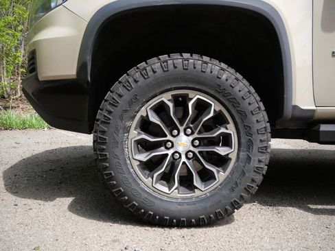 Used 2022 Chevrolet Colorado ZR2 AWD/4WD image 9