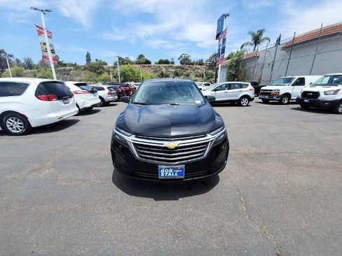 Used 2023 Chevrolet Equinox LS w/ LS Convenience Package FWD image 3