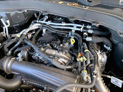 Used 2025 Ford Explorer Active RWD image 35