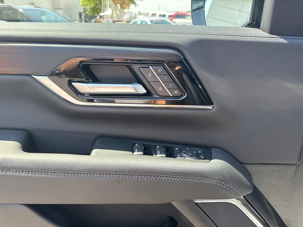 New 2026 GMC Yukon Denali w/ Advanced Technology Package AWD/4WD image 13
