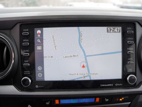 Used 2020 Toyota Tacoma w/ TRD Off-Road Package image 5