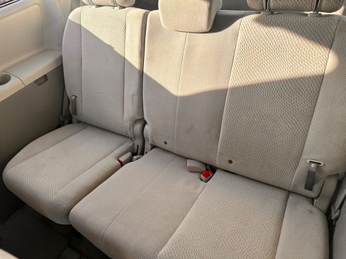 Used 2013 Toyota Sienna LE FWD image 7
