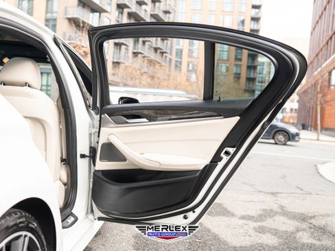 Used 2018 BMW 540i w/ M Sport Package image 47