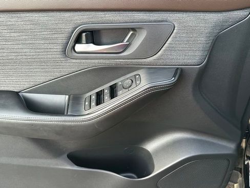 Used 2023 Nissan Rogue SV image 21