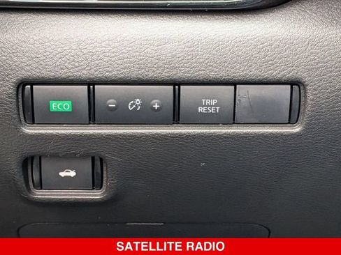 Used 2024 Nissan Sentra SR w/ SR Premium Package FWD image 19