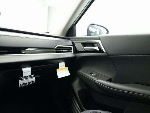 Used 2024 Mitsubishi Outlander SE image 29