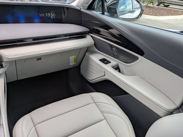 New 2026 Lincoln Nautilus Premier AWD/4WD image 17