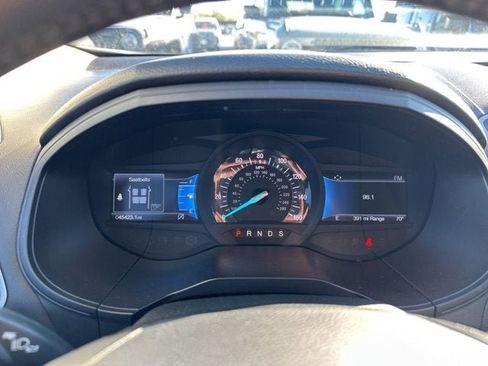 Certified 2024 Ford Edge SEL image 16