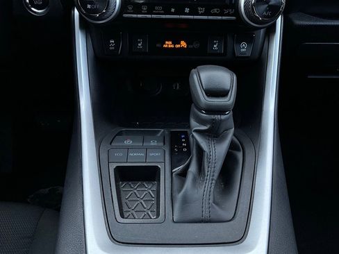 Used 2025 Toyota RAV4 XLE image 23