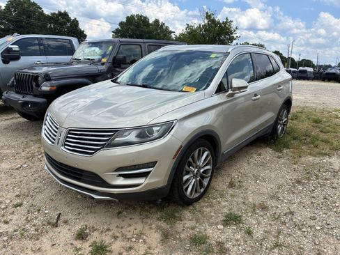 Used 2017 Lincoln MKC Reserve FWD image 3