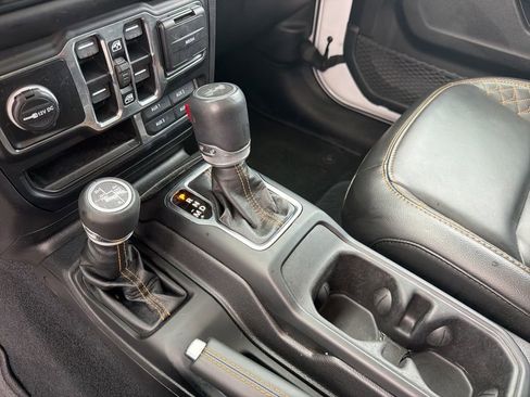 Used 2023 Jeep Wrangler Unlimited Sahara AWD/4WD image 14