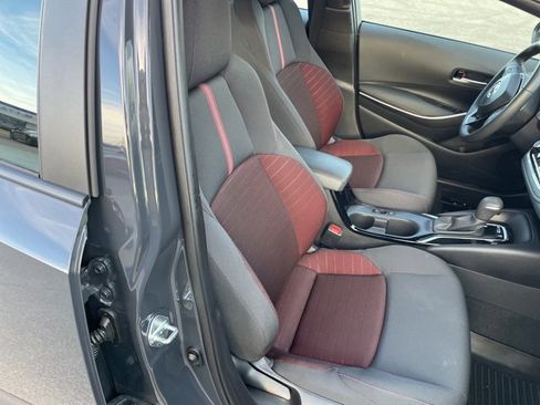 Used 2025 Toyota Corolla SE image 48