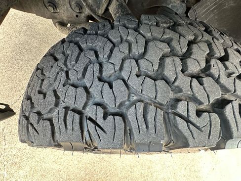 Used 2004 Chevrolet Silverado 2500 LT w/ Skid Plate Package AWD/4WD image 18