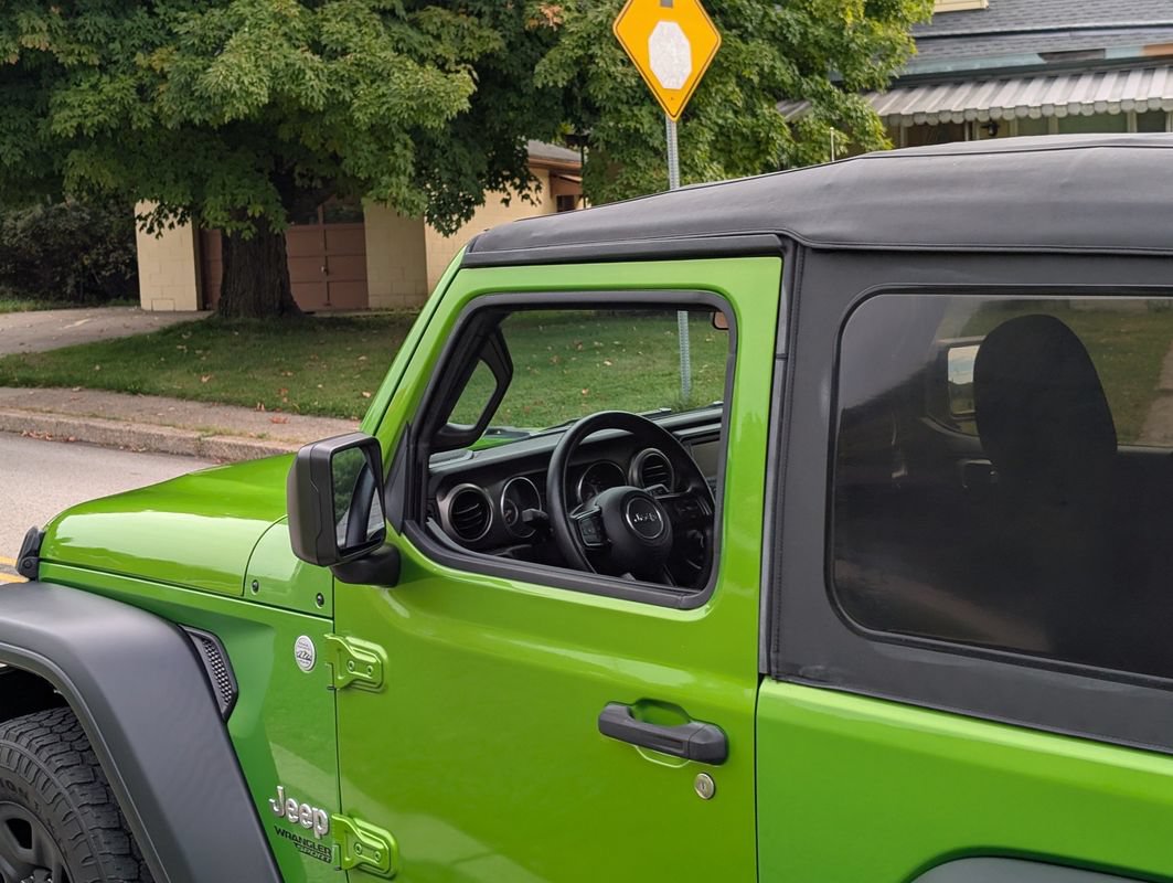 Used 2018 Jeep Wrangler Sport AWD/4WD image 34