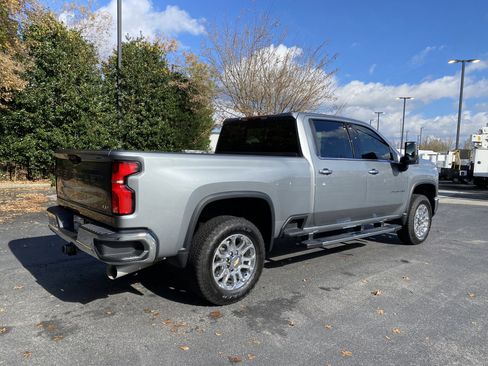 Used 2025 Chevrolet Silverado 2500 LTZ w/ LTZ Premium Package image 9
