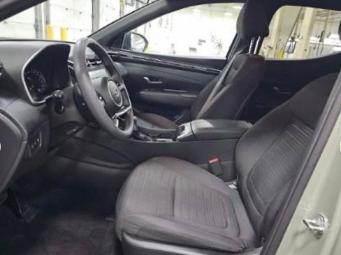 Used 2024 Hyundai Santa Cruz SEL image 2