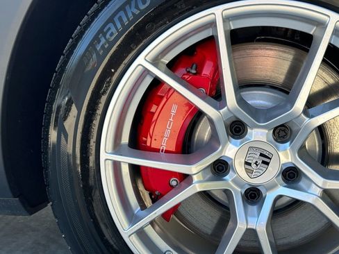 Used 2026 Porsche Cayenne S image 16