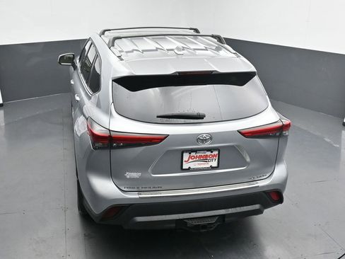 Used 2022 Toyota Highlander XLE image 36