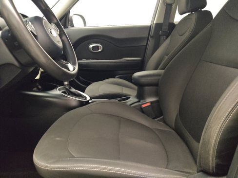 Used 2019 Kia Soul FWD image 17