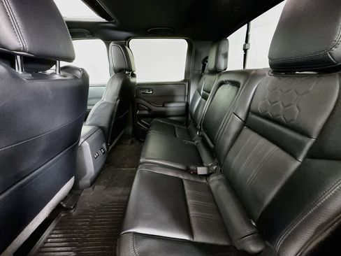Used 2022 Nissan Frontier PRO-4X AWD/4WD image 30