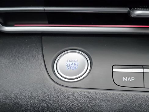 Certified 2024 Hyundai Elantra SEL w/ Convenience Package image 20