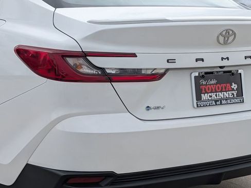 Used 2025 Toyota Camry SE image 8