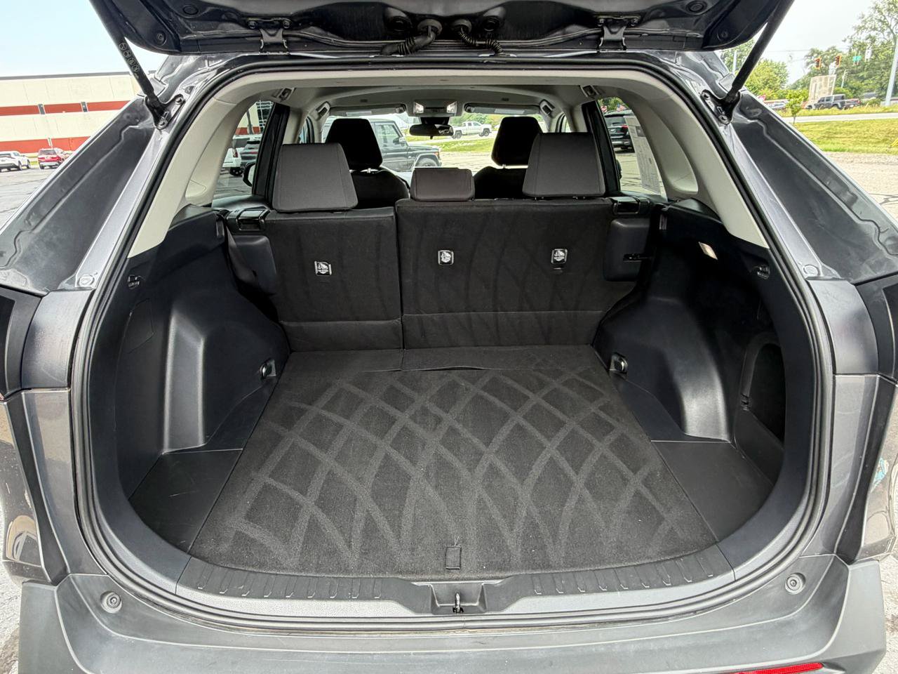 Used 2025 Toyota RAV4 XLE AWD/4WD image 24
