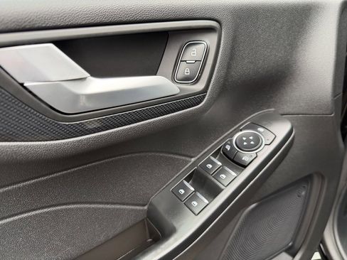 Used 2025 Ford Escape ST-Line image 17