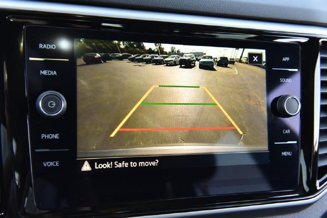 Certified 2023 Volkswagen Atlas Cross Sport SE w/ Panoramic Sunroof Package AWD/4WD image 13