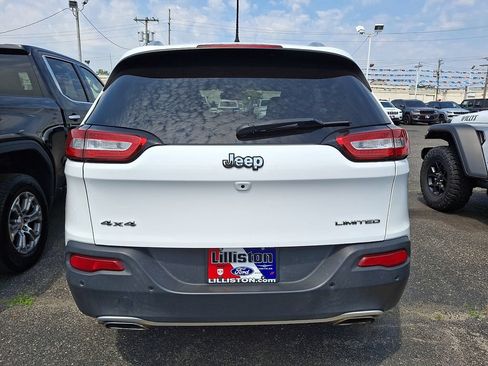 Used 2018 Jeep Cherokee Limited AWD/4WD image 5