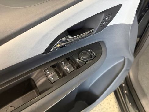 Used 2020 Chevrolet Bolt LT FWD image 9