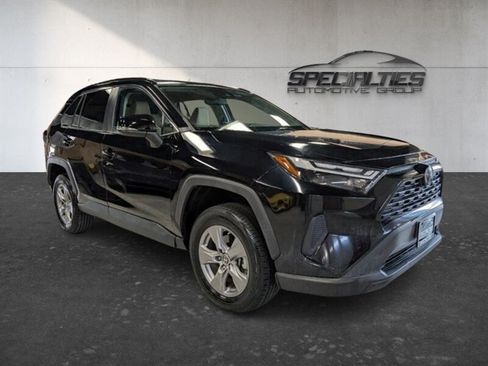 Used 2023 Toyota RAV4 LE AWD/4WD image 1