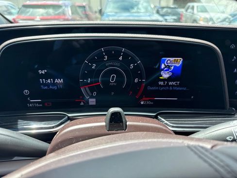 Certified 2024 Cadillac Escalade ESV V AWD/4WD image 15