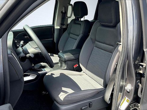 Used 2022 Nissan Frontier SV w/ Technology Package image 21