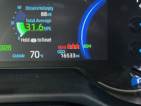 Used 2025 Toyota RAV4 XLE AWD/4WD image 25