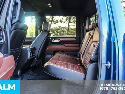 Used 2025 GMC Sierra 2500 Denali Ultimate image 18