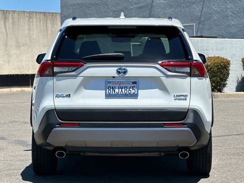 Used 2020 Toyota RAV4 Limited AWD/4WD image 8