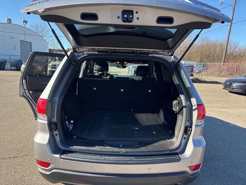 Used 2018 Jeep Grand Cherokee Laredo image 20