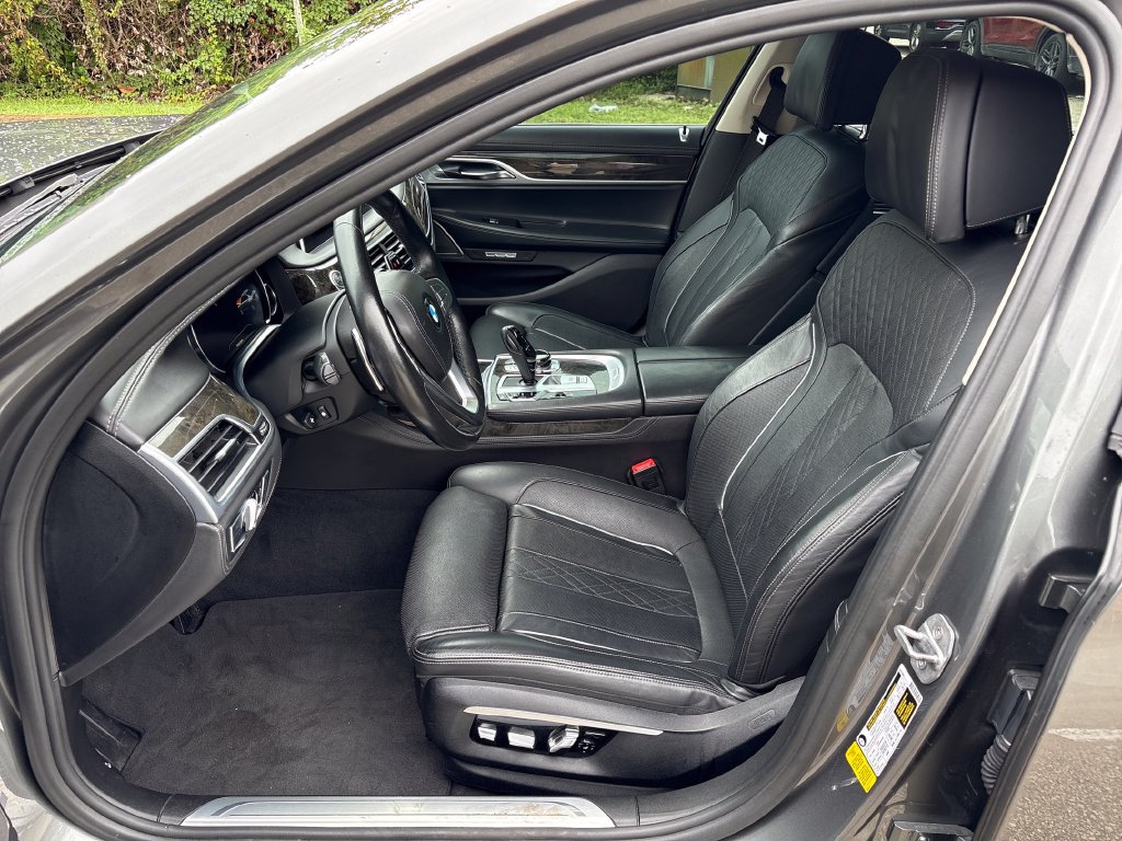Used 2017 BMW 740i RWD image 30