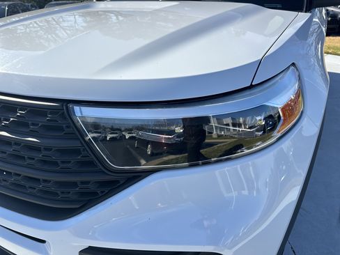 Used 2021 Ford Explorer 2WD image 6