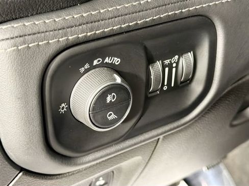 Used 2022 RAM 1500 Limited AWD/4WD image 10