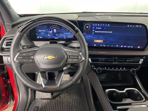 Used 2025 Chevrolet Traverse High Country image 14