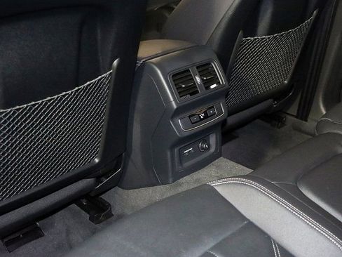 Used 2025 Audi Q5 e Premium Plus w/ Premium Plus Package image 15