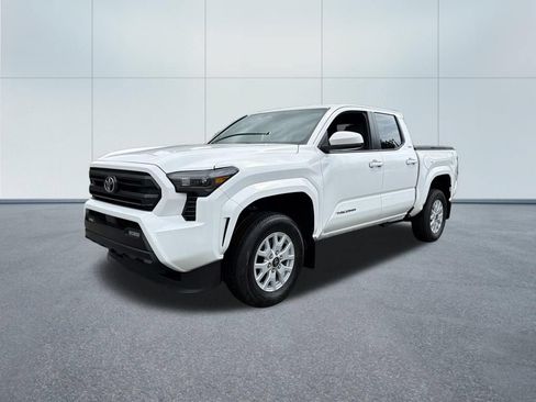 Used 2025 Toyota Tacoma SR5 RWD image 2