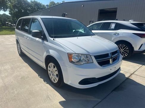 Used 2017 Dodge Grand Caravan SE w/ Power Window Group FWD image 4