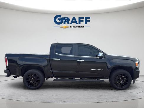 Used 2022 GMC Canyon Denali w/ Denali Black Edition Package AWD/4WD image 9